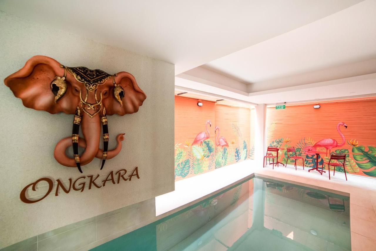 Hotel Ongkara Near Bts Thonglor Bangkok Esterno foto